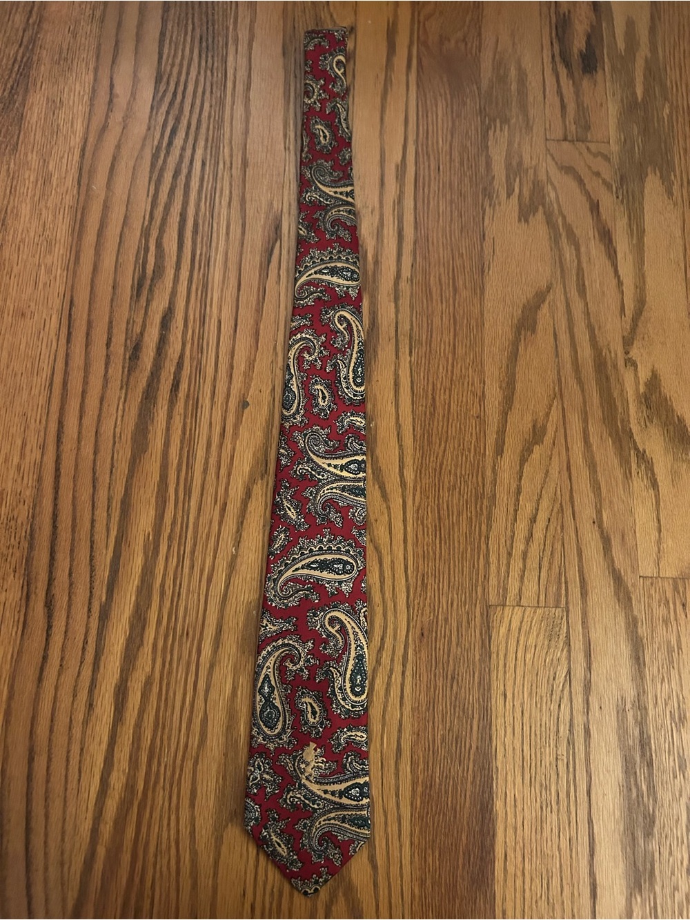 Oleg Cassini Men’s Red Yellow Green Paisley Patterned Tie W/ Gold Lion Detail
